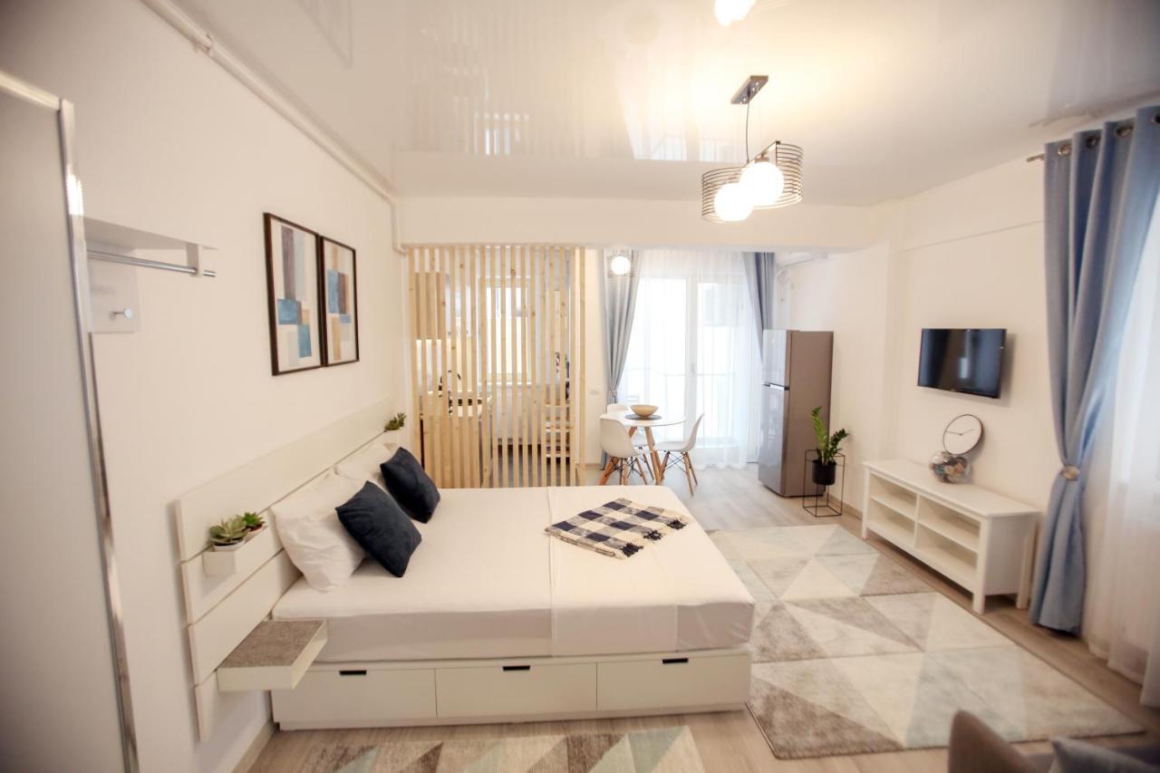 Premium Studios Mamaia Nord - Marea La 50M Năvodari Buitenkant foto