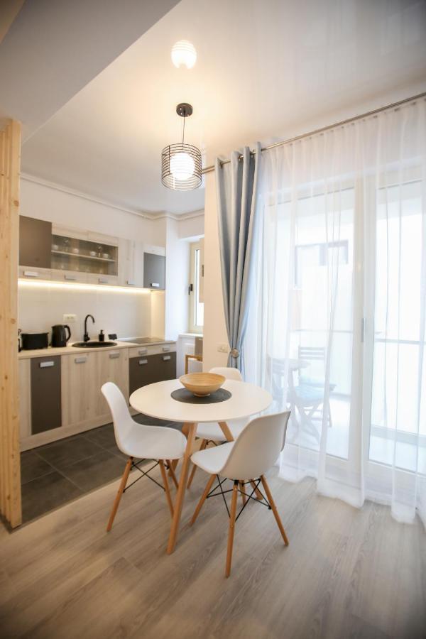 Premium Studios Mamaia Nord - Marea La 50M Năvodari Buitenkant foto