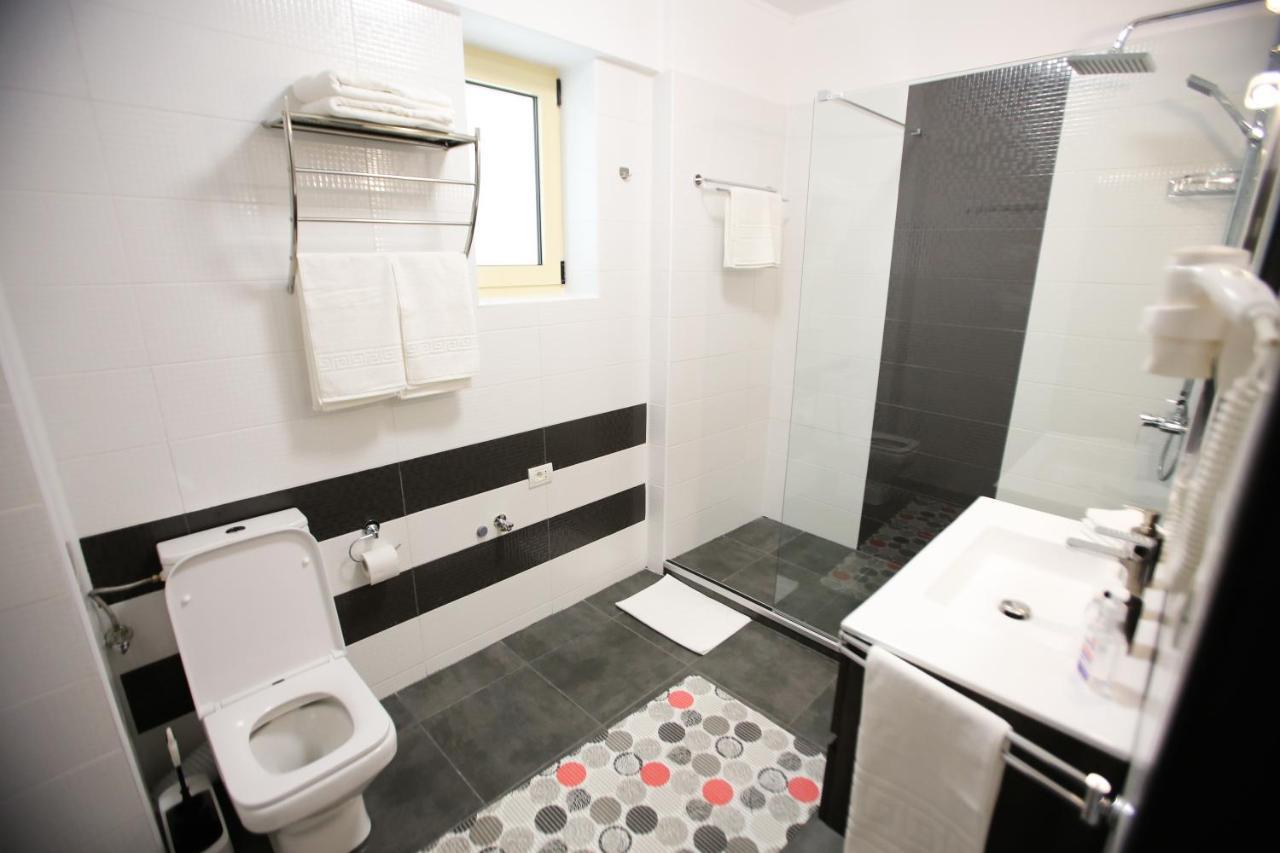 Premium Studios Mamaia Nord - Marea La 50M Năvodari Buitenkant foto